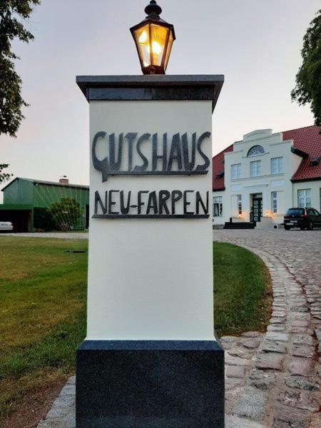 Gutshaus Neu Farpen Hotell Neuburg  Exteriör bild